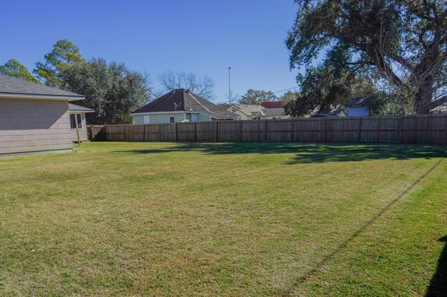 502 S Washington Street, El Campo, TX 77437