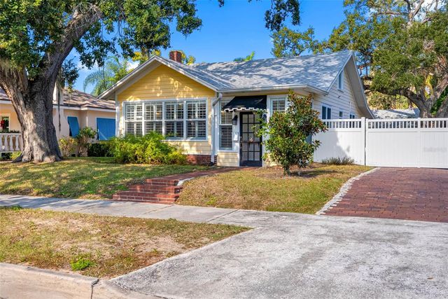 326 WILDWOOD WAY, Belleair, FL 33756