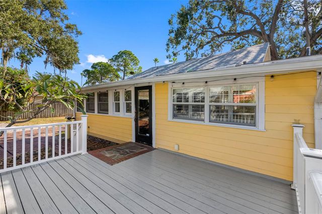 326 WILDWOOD WAY, Belleair, FL 33756