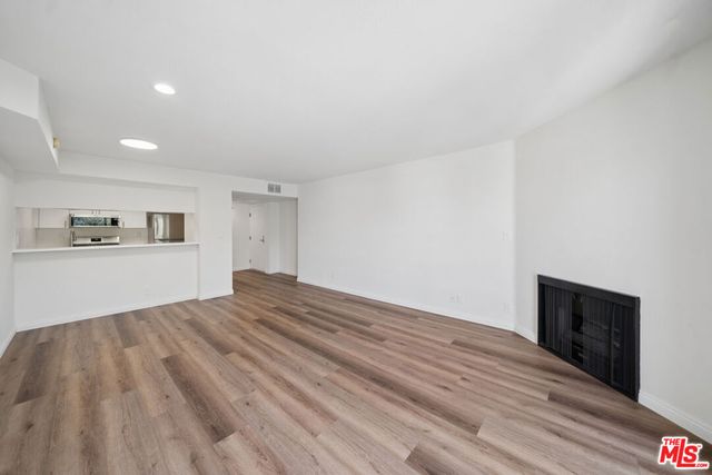 807 Crenshaw Boulevard 305, Los Angeles, CA 90005