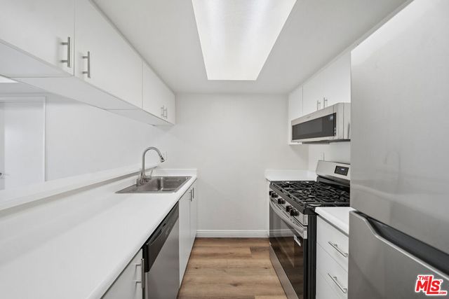 807 Crenshaw Boulevard 305, Los Angeles, CA 90005