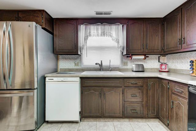 11802 NW Smuts Drive, Zanesville, IN 46799