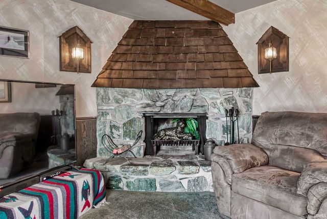 11802 NW Smuts Drive, Zanesville, IN 46799