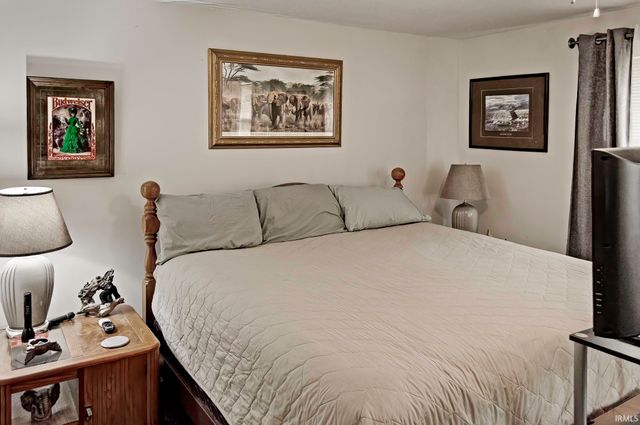 11802 NW Smuts Drive, Zanesville, IN 46799