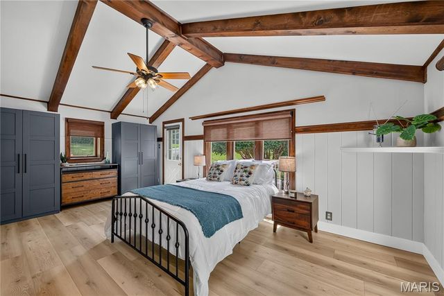 1015 Barberry Lane, St Louis, MO 63122