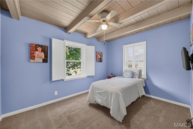 1015 Barberry Lane, St Louis, MO 63122