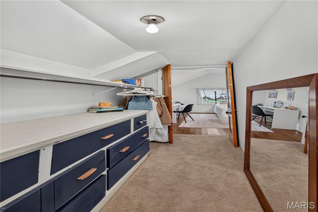 1015 Barberry Lane, St Louis, MO 63122