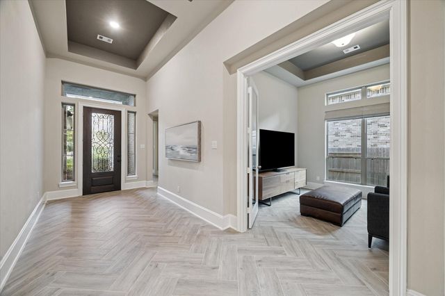 323 S Cadence Hills Loop, Conroe, TX 77318