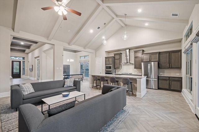 323 S Cadence Hills Loop, Conroe, TX 77318