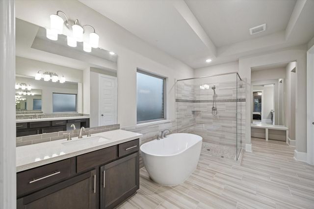 323 S Cadence Hills Loop, Conroe, TX 77318