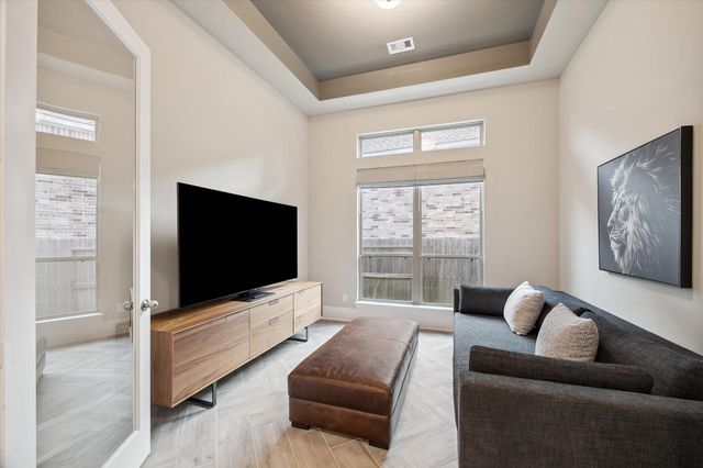 323 S Cadence Hills Loop, Conroe, TX 77318