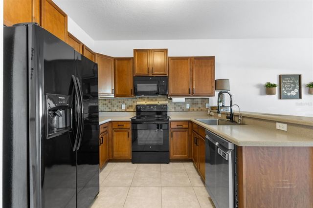 1919 GREENWOOD VALLEY DRIVE, Plant City, FL 33563