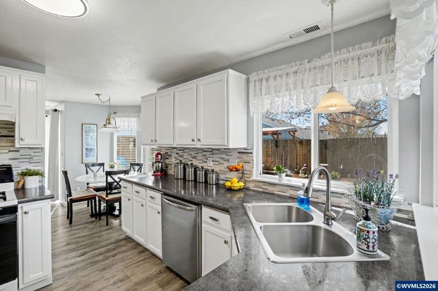 2835 Bridlewood Lp SE, Albany, OR 97322