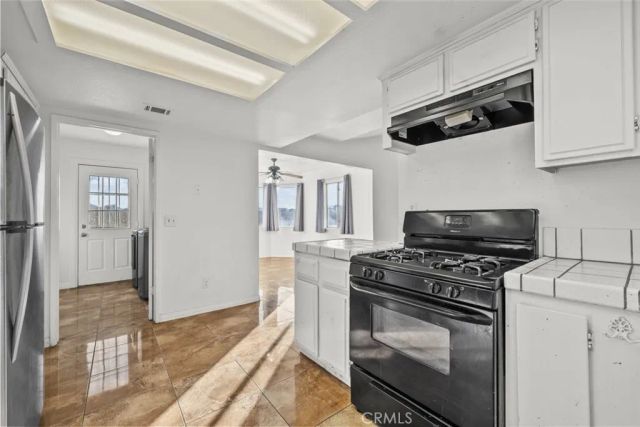 44105 Acacia Street, Lancaster, CA 93535