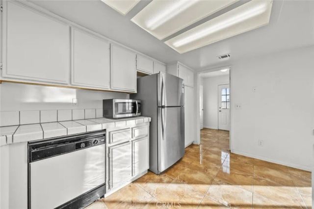 44105 Acacia Street, Lancaster, CA 93535