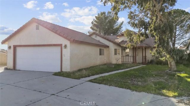 44105 Acacia Street, Lancaster, CA 93535