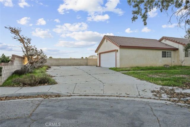 44105 Acacia Street, Lancaster, CA 93535