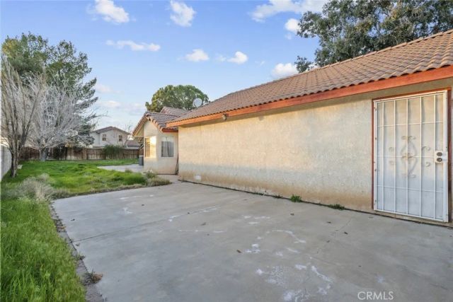 44105 Acacia Street, Lancaster, CA 93535
