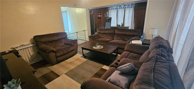 904 Newport Avenue, Pawtucket, RI 02861