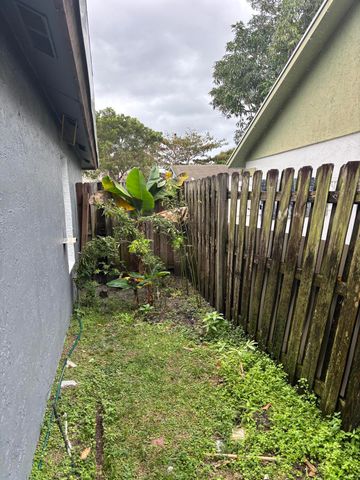 14539 Wood Pine Drive, Delray Beach, FL 33445