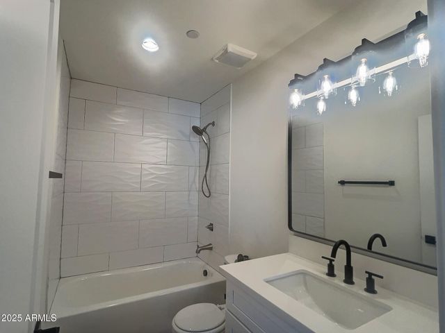 2502 E Paradise Lane 1, Phoenix, AZ 85032