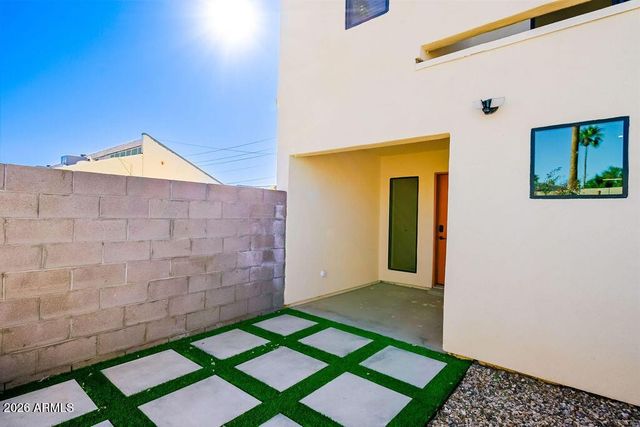 2502 E Paradise Lane 1, Phoenix, AZ 85032