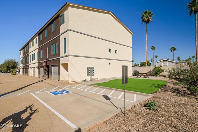 2502 E Paradise Lane 1, Phoenix, AZ 85032
