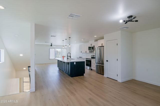 2502 E Paradise Lane 1, Phoenix, AZ 85032