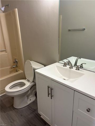 5520 Baccalaureate DR, Virginia Beach, VA 23462