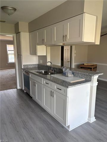 5520 Baccalaureate DR, Virginia Beach, VA 23462