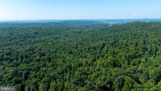 825 MINE RD, Lebanon, PA 17042