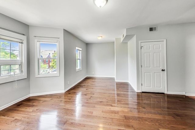 1725 N Kedzie Avenue 2, Chicago, IL 60647