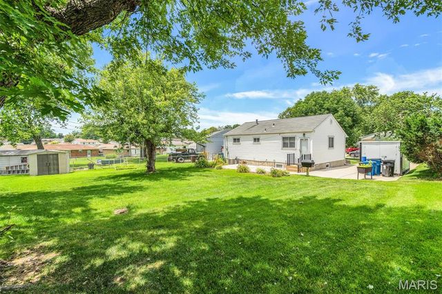 4320 Fatima Drive, St Louis, MO 63123
