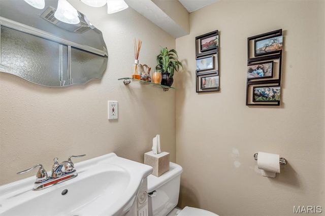 4320 Fatima Drive, St Louis, MO 63123