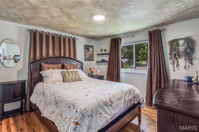 4320 Fatima Drive, St Louis, MO 63123