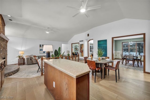 2775 Oakview Circle, Broadview Heights, OH 44147