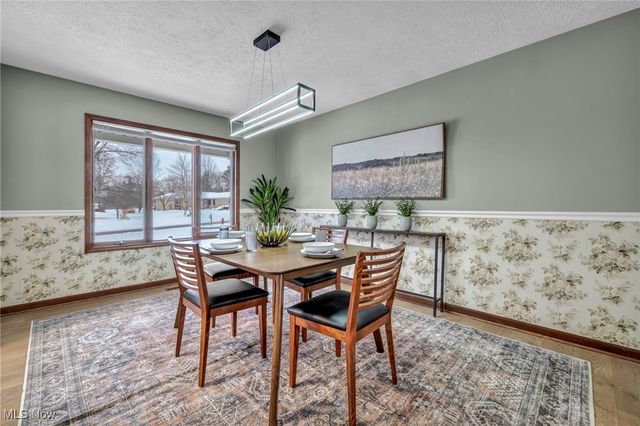 2775 Oakview Circle, Broadview Heights, OH 44147