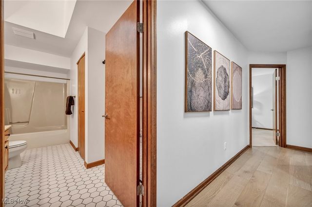 2775 Oakview Circle, Broadview Heights, OH 44147