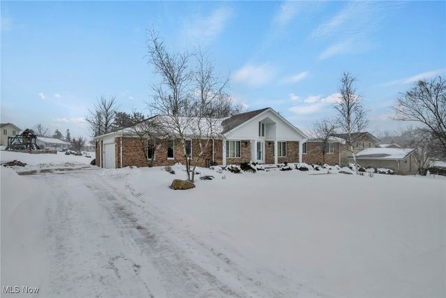 2775 Oakview Circle, Broadview Heights, OH 44147