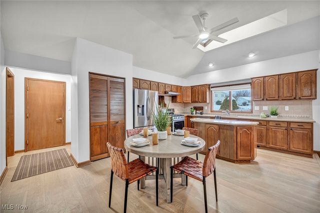 2775 Oakview Circle, Broadview Heights, OH 44147