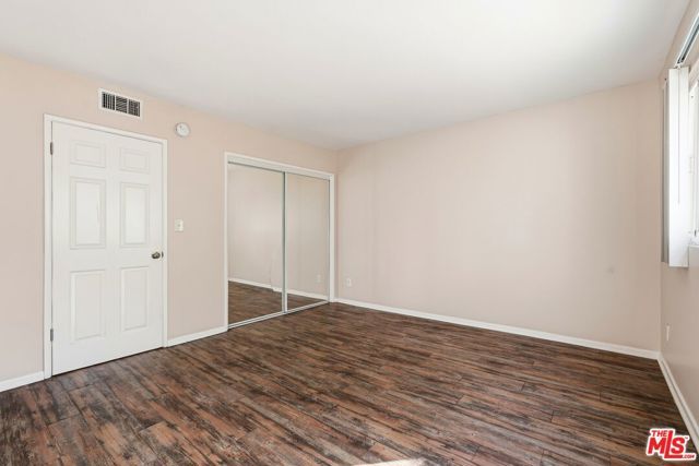 425 E Tamarack Avenue, Inglewood, CA 90301