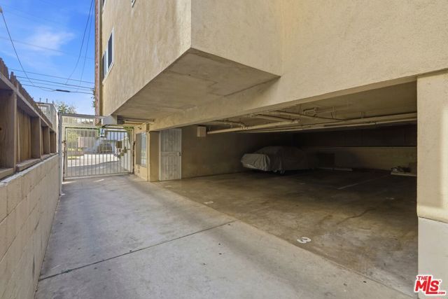 425 E Tamarack Avenue, Inglewood, CA 90301