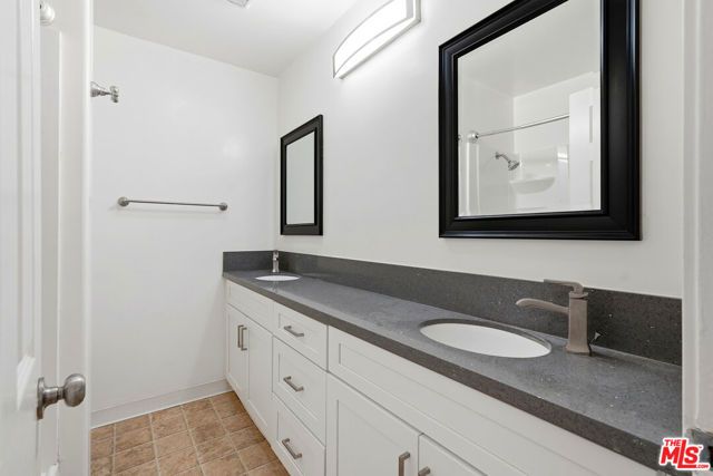 425 E Tamarack Avenue, Inglewood, CA 90301