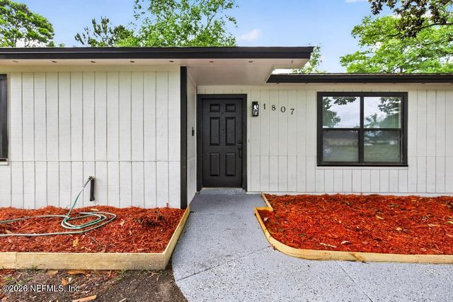 1807 SHANNON LAKE Drive, Middleburg, FL 32068