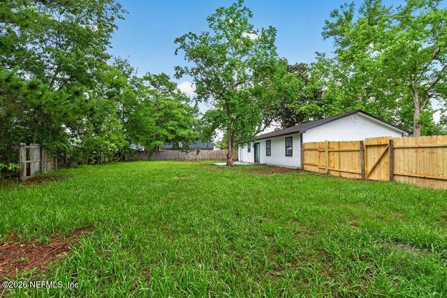 1807 SHANNON LAKE Drive, Middleburg, FL 32068