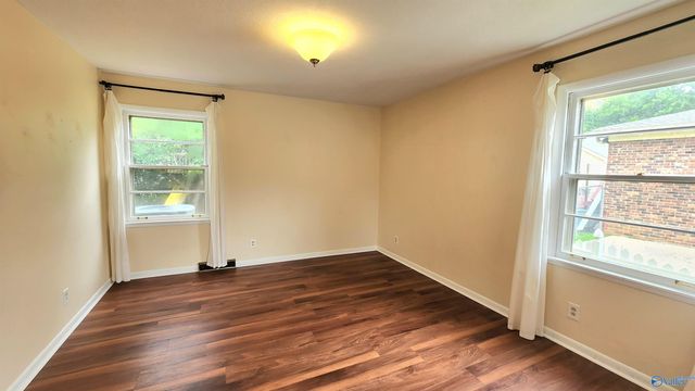 11402 SE Hillwood Drive, Huntsville, AL 35803