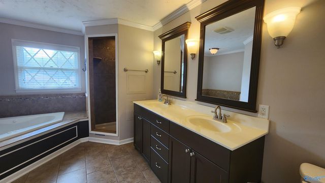 11402 SE Hillwood Drive, Huntsville, AL 35803