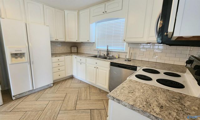 11402 SE Hillwood Drive, Huntsville, AL 35803