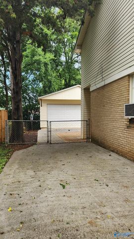 11402 SE Hillwood Drive, Huntsville, AL 35803