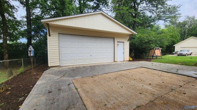 11402 SE Hillwood Drive, Huntsville, AL 35803
